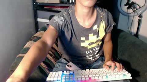 Snapshot of laurence_cuttieguyhere chatting on 7, 7, 2026 laurence_cuttieguyhere online show from 7, 7, 2026