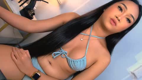 Snapshot of laurenfox16 chatting on 27, 11, 2025 chloe3 online show from 27, 11, 2025