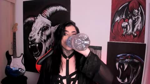 Snapshot of laurenrousexx chatting on 14, 11, 2025 LAUREN INDEPENDENT MODEL HELP ME REACH 100 LIKES PLS online show from 14, 11, 2025