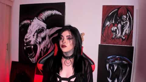 Snapshot of laurenrousexx chatting on 22, 11, 2025 LAUREN INDEPENDENT MODEL HELP ME REACH 100 LIKES PLS online show from 22, 11, 2025