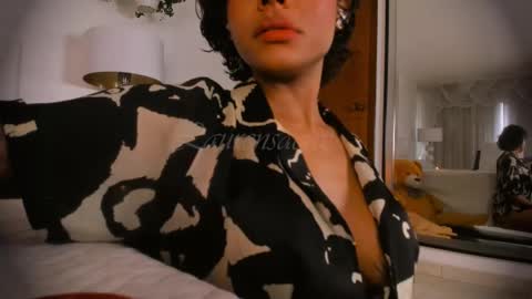 Snapshot of laurensaenz chatting on 28, 2, 2025 Lauren Saenz online show from 28, 2, 2025