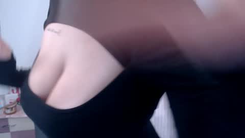 Snapshot of laurensweety_ chatting on 3, 12, 2024 Laura online show from 3, 12, 2024