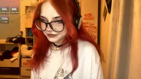 Snapshot of laurettecipro chatting on 7, 6, 2026 Eva online show from 7, 6, 2026