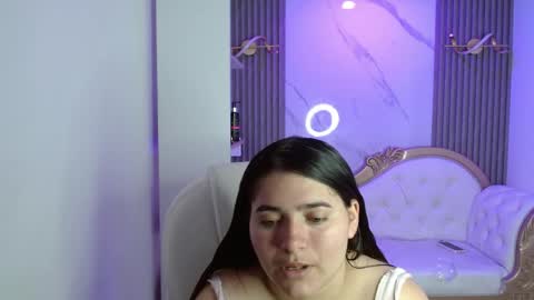 Snapshot of laurha_ chatting on 1, 6, 2026 laura online show from 1, 6, 2026