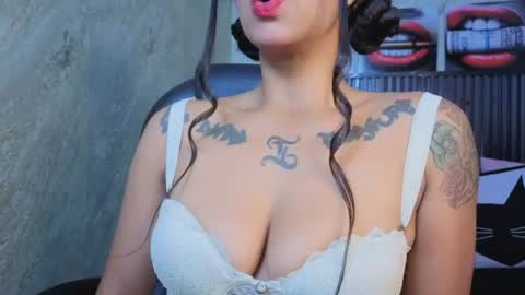 Snapshot of lauryn__brown chatting on 9, 7, 2026 Lauryn online show from 9, 7, 2026