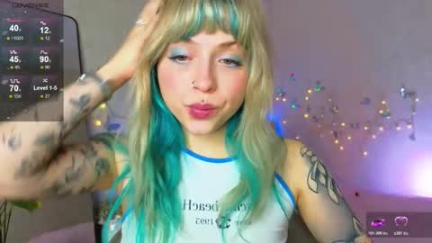 Snapshot of lavenderlav chatting on 20, 12, 2025 Melissa online show from 20, 12, 2025