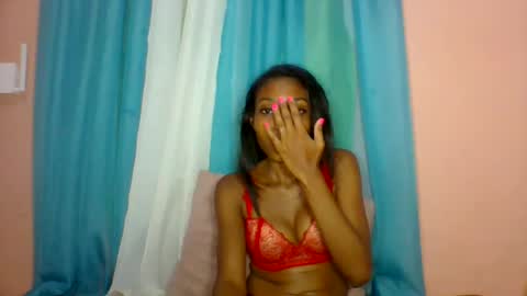 Snapshot of layannek chatting on 24, 7, 2026 layannek online show from 24, 7, 2026