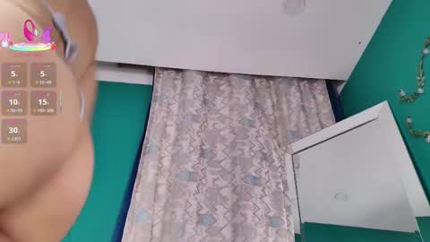 Snapshot of layla_17 chatting on 28, 9, 2025 layla_17 online show from 28, 9, 2025