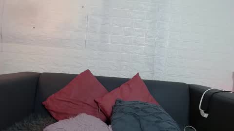 Layla online show from 10, 2, 2025