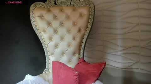 Layla online show from 17, 4, 2026