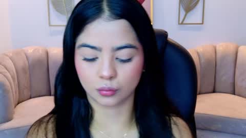 Layla Breezee online show from 19, 5, 2026