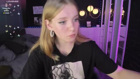 layla_glam online show from 20, 9, 2025