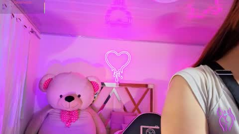 Snapshot of laylafoxy_tay chatting on 15, 9, 2025 laylafoxy_tay online show from 15, 9, 2025