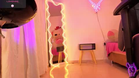 Snapshot of laylafoxy_tay chatting on 6, 10, 2025 laylafoxy_tay online show from 6, 10, 2025