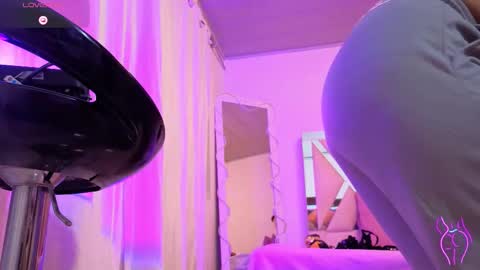 Snapshot of laylafoxy_tay chatting on 14, 10, 2025 laylafoxy_tay online show from 14, 10, 2025