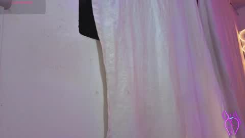 laylafoxy_tay online show from 24, 11, 2025