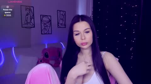 laylagreat online show from 28, 9, 2025