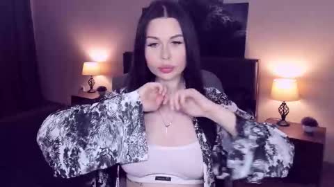 laylagreat online show from 4, 12, 2025