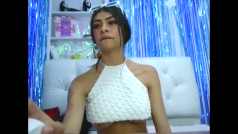 Snapshot of laylahotl chatting on 2, 10, 2025 Layla online show from 2, 10, 2025