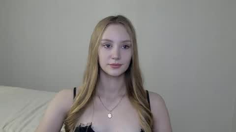 LaylaPretty001 online show from 9, 12, 2024
