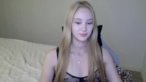 LaylaPretty001 online show from 17, 10, 2025