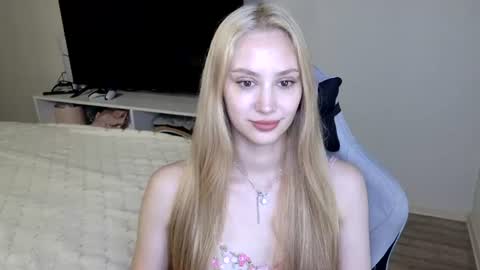 LaylaPretty001 online show from 27, 6, 2026