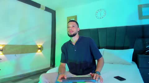Snapshot of laylaryan_ chatting on 22, 12, 2024 Layla Ryan online show from 22, 12, 2024