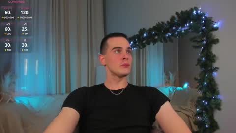 Snapshot of laynevibe chatting on 8, 1, 2025 ntmu online show from 8, 1, 2025