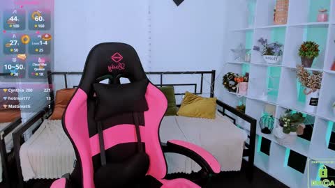 Snapshot of layriantavee chatting on 8, 1, 2025 layriantavee online show from 8, 1, 2025