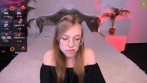 Snapshot of layriantavee chatting on 15, 1, 2025 layriantavee online show from 15, 1, 2025