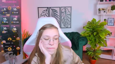 Snapshot of layriantavee chatting on 19, 1, 2025 layriantavee online show from 19, 1, 2025