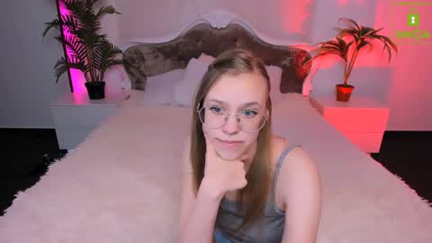 Snapshot of layriantavee chatting on 7, 2, 2025 layriantavee online show from 7, 2, 2025