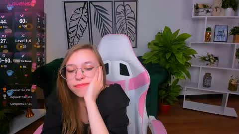 Snapshot of layriantavee chatting on 11, 2, 2025 layriantavee online show from 11, 2, 2025