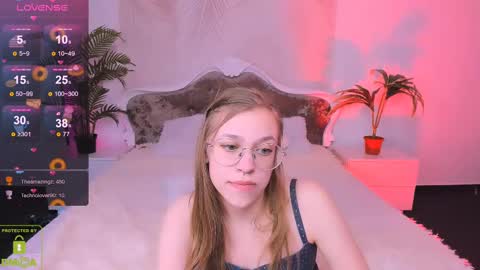 Snapshot of layriantavee chatting on 12, 2, 2025 layriantavee online show from 12, 2, 2025