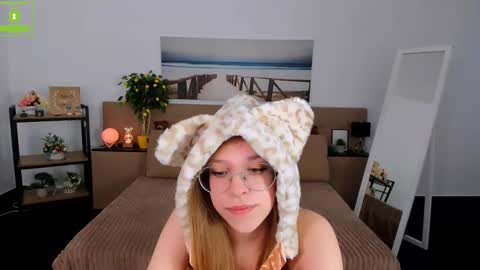 Snapshot of layriantavee chatting on 3, 3, 2025 layriantavee online show from 3, 3, 2025