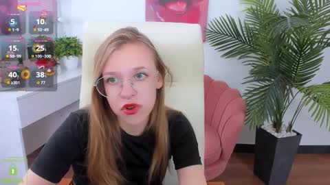 Snapshot of layriantavee chatting on 22, 9, 2025 layriantavee online show from 22, 9, 2025