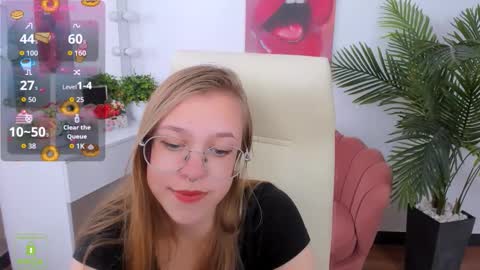 Snapshot of layriantavee chatting on 23, 9, 2025 layriantavee online show from 23, 9, 2025