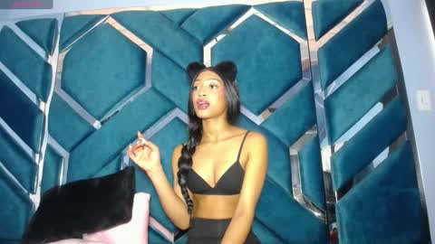 lea sewwtly online show from 10, 10, 2025