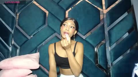 lea sewwtly online show from 7, 11, 2025