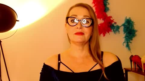 Snapshot of leadesire chatting on 25, 2, 2025 LEA online show from 25, 2, 2025