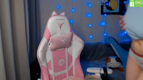 Snapshot of leah__gotty chatting on 17, 12, 2024 Leah Gotty online show from 17, 12, 2024