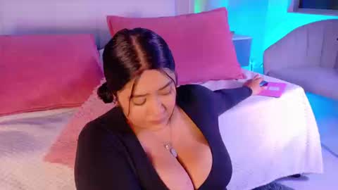 Snapshot of leah_bensoon chatting on 10, 9, 2025 Leah online show from 10, 9, 2025