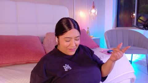 Snapshot of leah_bensoon chatting on 12, 9, 2025 Leah online show from 12, 9, 2025