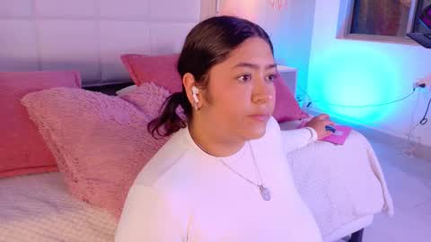 Snapshot of leah_bensoon chatting on 15, 9, 2025 Leah online show from 15, 9, 2025