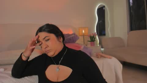 Snapshot of leah_bensoon chatting on 28, 10, 2025 Leah online show from 28, 10, 2025