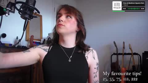 Snapshot of leah_lust_ chatting on 16, 9, 2025 leah_lust_ online show from 16, 9, 2025