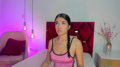 Leah Carter online show from 12, 12, 2024