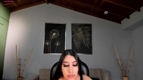 leahlombardi_ online show from 19, 9, 2025