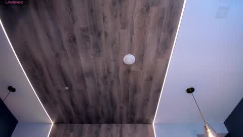 leahlombardi_ online show from 12, 10, 2025