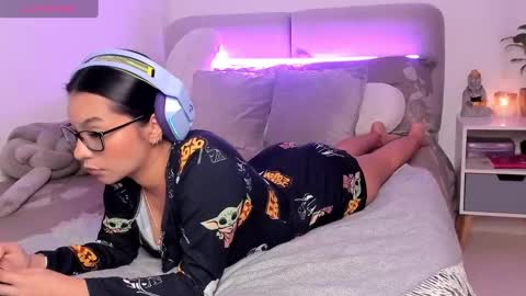   online show from 10, 3, 2025